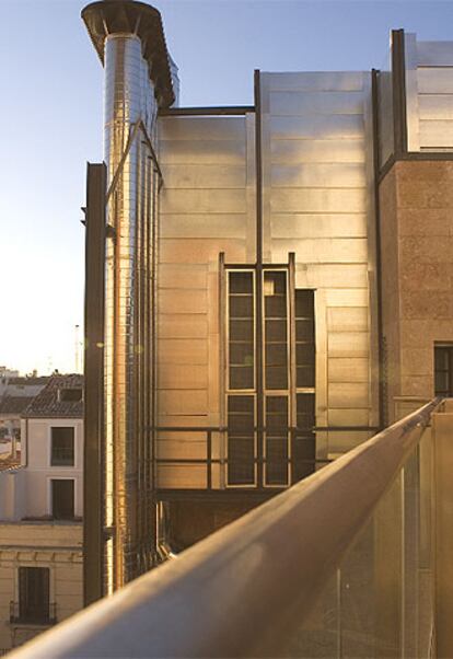 El proyecto arquitectónico del hotel es de Carles Bassò y Mariano Martitegui.