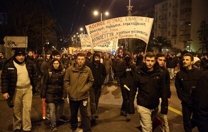 Marcha antifascista frente a la embajada de EE UU, a finales de enero en Atenas