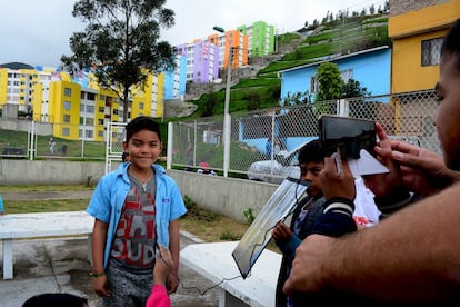 Niños de la Comuna 10 de Pasto (Nariño) participan en el proyecto La Ventana de vídeo.