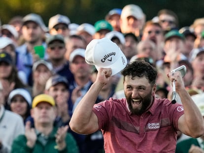 Jon Rahm tras ganar el Masters de Augusta, este domingo.