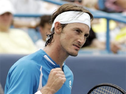 El tenista español, Juan Carlos Ferrero, durante la semifinal de Cincinnati, en la que se ha impuesto a su compatriota Tommy Robredo.