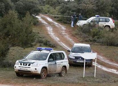 Controles de acceso de la Guardia Civil en el lugar donde se encontraron los aviones siniestrados.