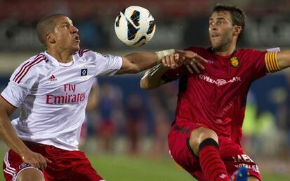 A la derecha, el delantero Víctor, en un partido en el estadio Iberostar.