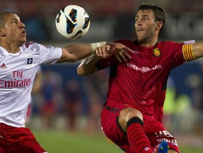 A la derecha, el delantero Víctor, en un partido en el estadio Iberostar.