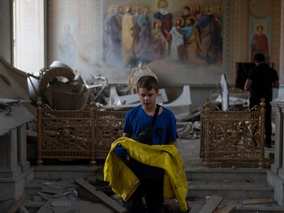 Interior de la catedral ortodoxa de Odesa, atacada en la madrugada del domingo por misiles rusos.