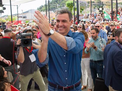El secretario general del PSOE y presidente del Gobierno, Pedro Sánchez, en un acto de campaña celebrado el sábado en el municipio de Cártama (Málaga).