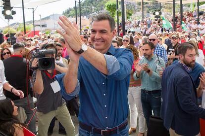 El secretario general del PSOE y presidente del Gobierno, Pedro Sánchez, en un acto de campaña celebrado el sábado en el municipio de Cártama (Málaga).