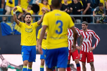 Rubén Sobrino celebra su gol ante el Atlético este sábado en el Nuevo Mirandilla.