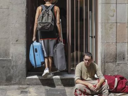 Turistas en el barrio G&oacute;tico de Barcelona. 