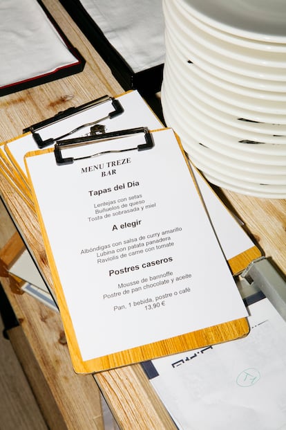 El menú del día de Treze no se anuncia en su web ni en redes sociales, sino que se da a conocer en una pequeña carta en el restaurante.