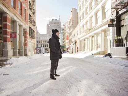 Ferran Adri&agrave;, en una calle nevada de Nueva York.