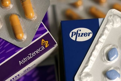 Dos f&aacute;rmacos de AstraZeneca y Pfizer.