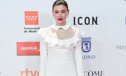 Marta Nieto, con un vestido blanco de Giambattista Valli.