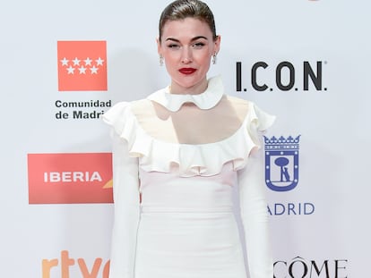 Marta Nieto, con un vestido blanco de Giambattista Valli.