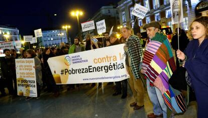 Concentración en la Puerta del Sol de Madrid con ocasión del Día Europeo contra la Pobreza Energética. 