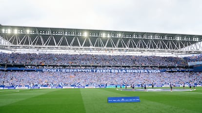 El estadio de Cornellá, el día que el Espanyol se jugó el ascenso a Primera con el Oviedo.