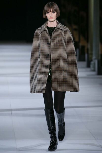 Saint Laurent resucita a Edie Sedgwick en la pasarela