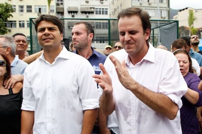 Pedro Paulo e Eduardo Paes em uma inauguração.