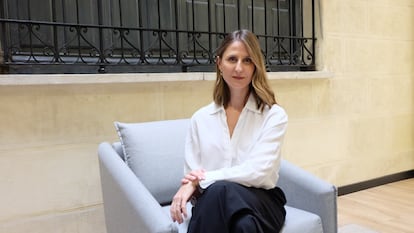 Ana Campos se incorpora a Amrop España como directora asociada. Cuenta con más de 15 años de experiencia profesional en búsqueda de ejecutivos para grandes compañías, tanto a nivel nacional como internacional. Ha trabajado con firmas de headhunting como Odgers Berndtson, Hays Executive o Catenon. Es licenciada en Derecho por la Universidad Complutense de Madrid y coach profesional ACTP avalada por la International Coach Federation.