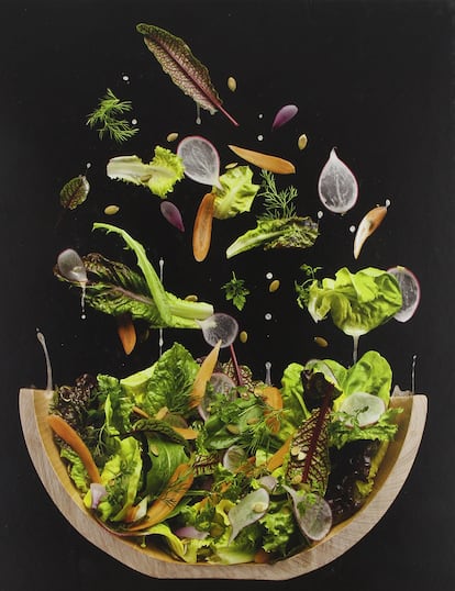 Cómo hacer una ensalada, en el interior de 'Modernist Cuisine. El arte y la ciencia de la cocina' (Taschen).