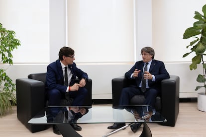 El presidente de la Generalitat, Salvador Illa, se reúne con el expresidente Carles Puigdemont, este martes.