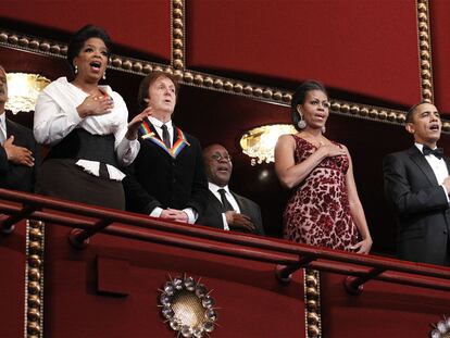 Honores presidenciales al mundo del espectáculo.