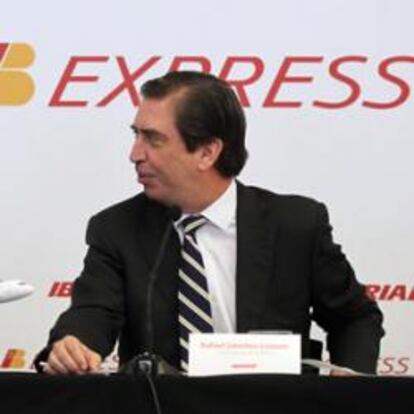 El consejero delegado de Iberia Express, Luís Gallego, junto con el consejero delegado de Iberia, Rafael Sánchez Sánchez-Lozano