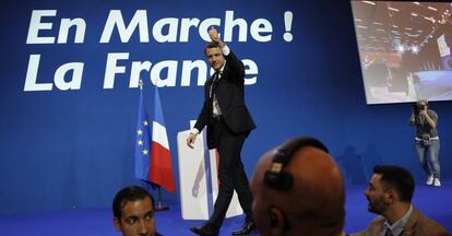 Emmanuel Macron celebra la victoria electoral.