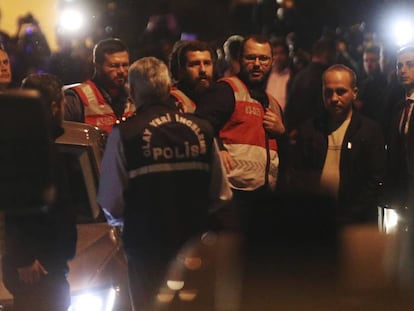 A polícia turca entra no consulado saudita em Istambul