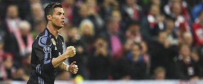Cristiano celebra su primer gol al Bayern.