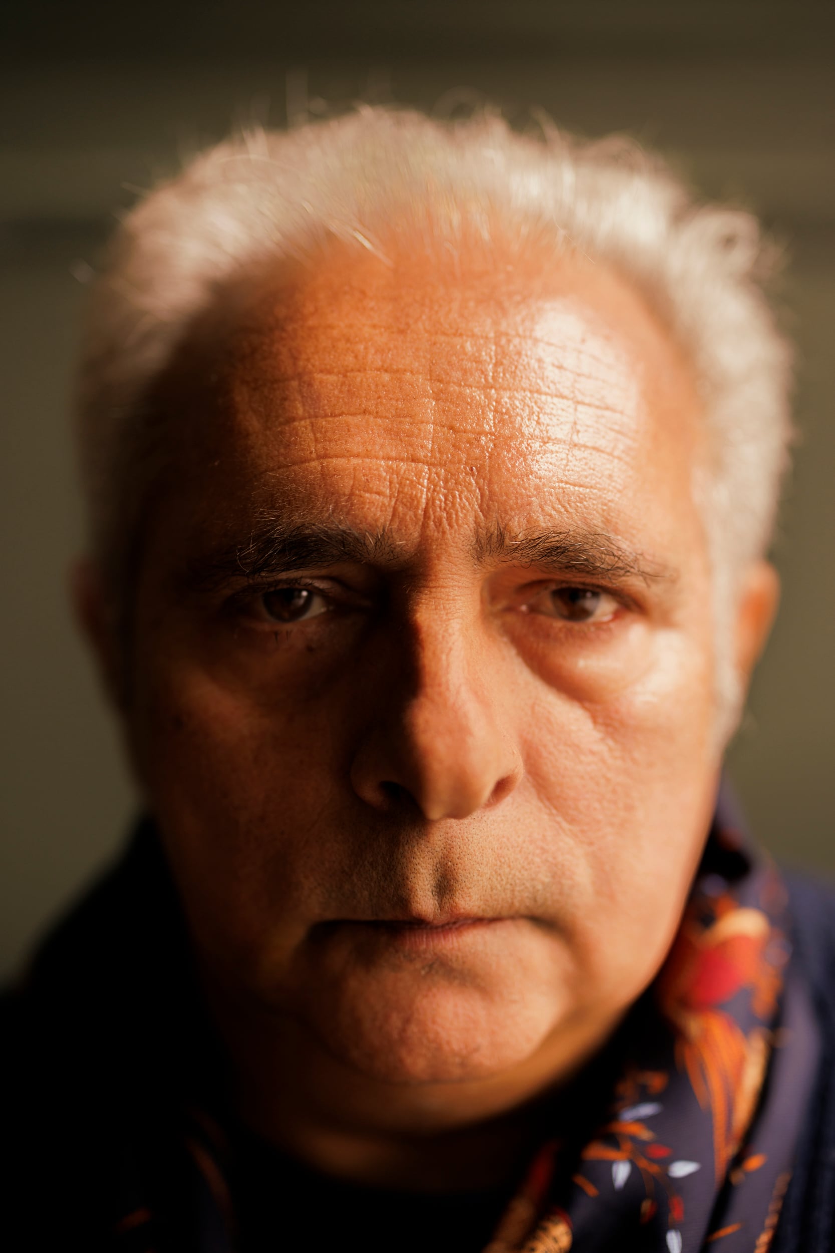 Hanif Kureishi: “Vivimos una era puritana, es deprimente ver cómo los escritores se reprimen a sí mismos”