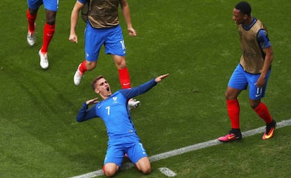 Antoine Griezmann celebra uno de sus goles ante Irlanda.