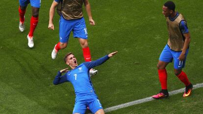 Antoine Griezmann celebra um de seus gols.