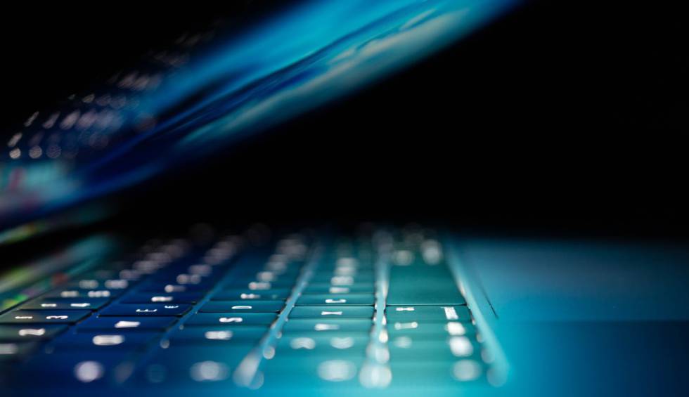 Mejora tu productividad: cómo conectar dos monitores en Windows 11