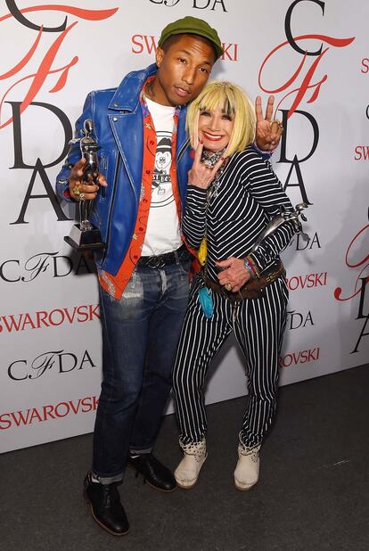 Pharrell Williams y Betsey Johnson.