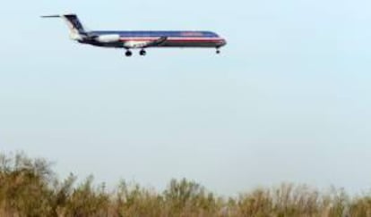 El avión tuvo que aterrizar en el aeropuerto internacional Gustavo Rojas Pinilla de San Andrés al detectarse humo en la cabina. EFE/Archivo