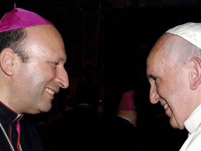 El nuncio Franco Coppola y el Papa, en la Ciudad del Vaticano.