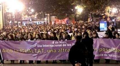 Cabecera de la manifestación por el Día de la Mujer en Valencia.