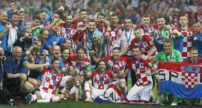 Los jugadores croatas tras quedar segundos en la final del Mundial de Rusia.