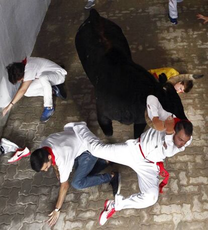 Toros de Pedraza de Yeltes han protagonizado el cuarto encierro de San Fermín 2016.