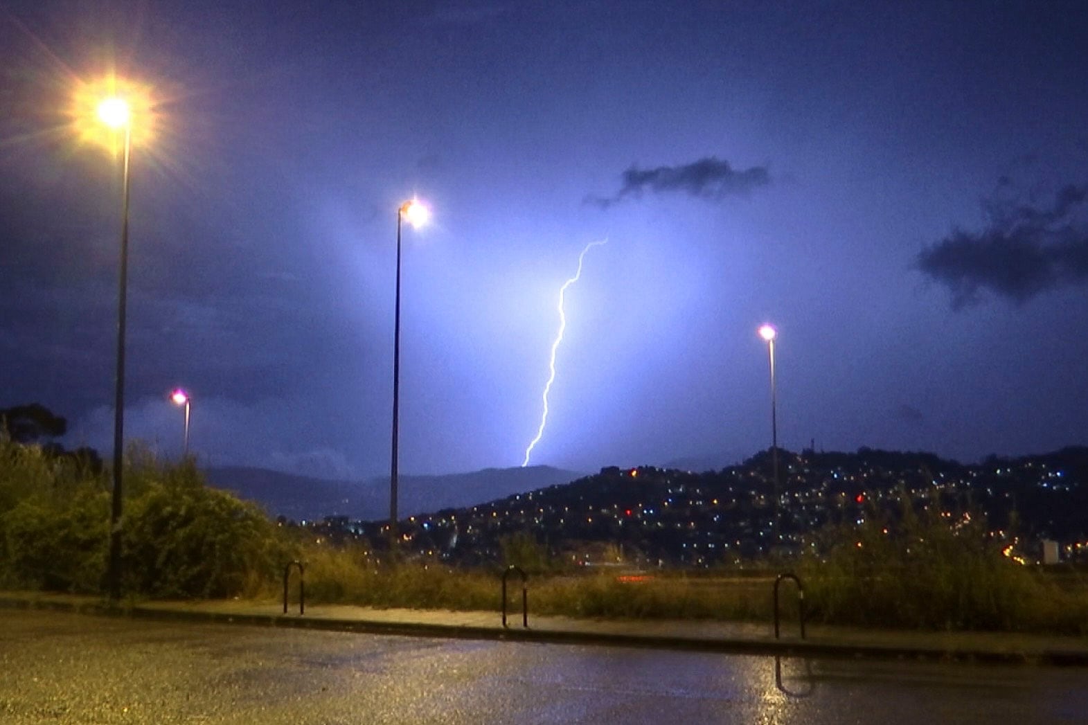 Una borrasca dejará lluvias y tormentas fuertes en el oeste, noreste y área mediterránea