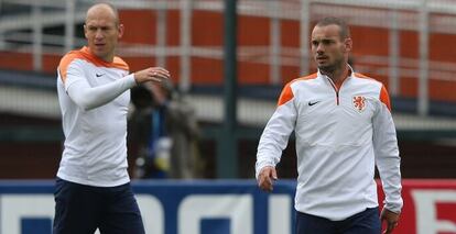 Robben y Sneijder, en un entrenamiento con Holanda.