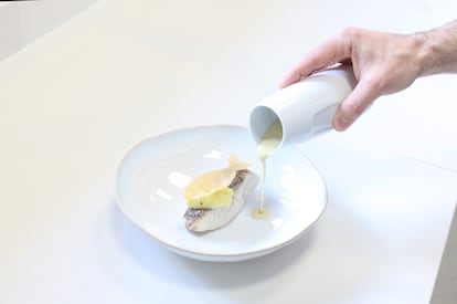 Pescado (romerete) con guiso marinero.