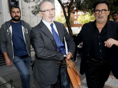 El exvicepresidente del Gobierno Rodrigo Rato a su salida de los Juzgados de Plaza Castilla, en octubre. 