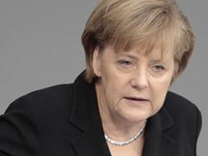 La canciller, Angela Merkel, en pleno discurso en el Parlamento alemán.