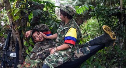 Miembros de las FARC en un campamento de la guerrilla en las montañas colombianas, en febrero de 2016.
