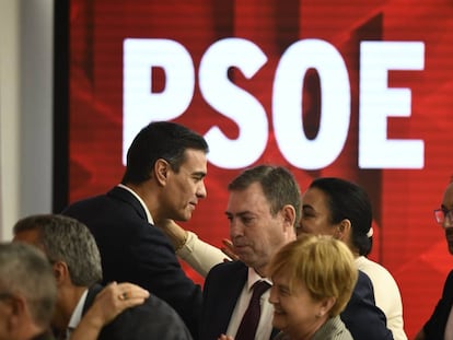 Caretaker PM Pedro Sánchez at an executive committee meeting on Monday.