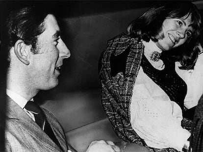 El príncipe de Gales y Camilla Parker Bowles, en 1975.