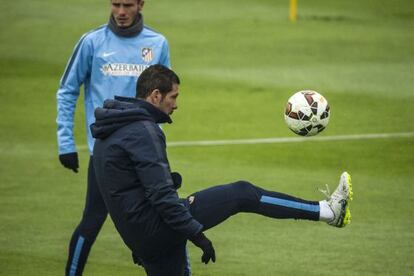 Simeone, durante el último entrenamiento del Atlético en el Cerro del Espino.