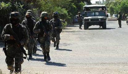 Patrulla del Ejército mexicano en la labores contra el narcotráfico.